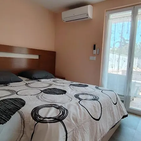 Villa Des Salins A *
